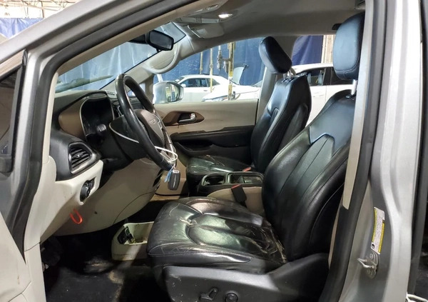 Chrysler Pacifica cena 44900 przebieg: 83407, rok produkcji 2018 z Krasnystaw małe 92